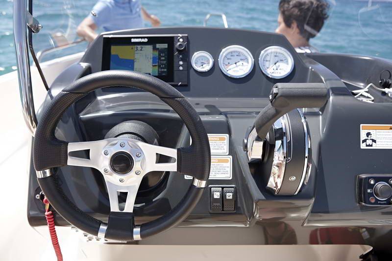 Quicksilver Activ 455 Open Interior 3