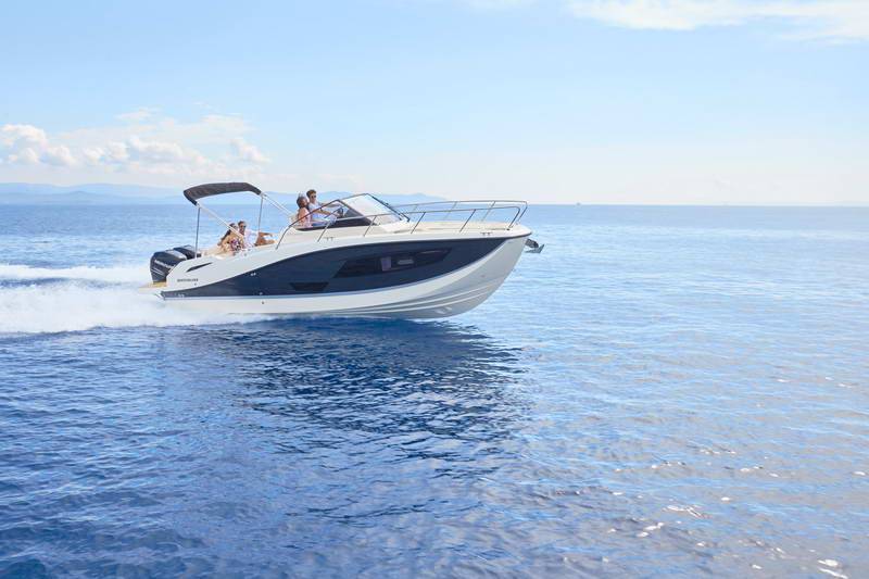 Quicksilver Activ 875 Sundeck Exterior 2