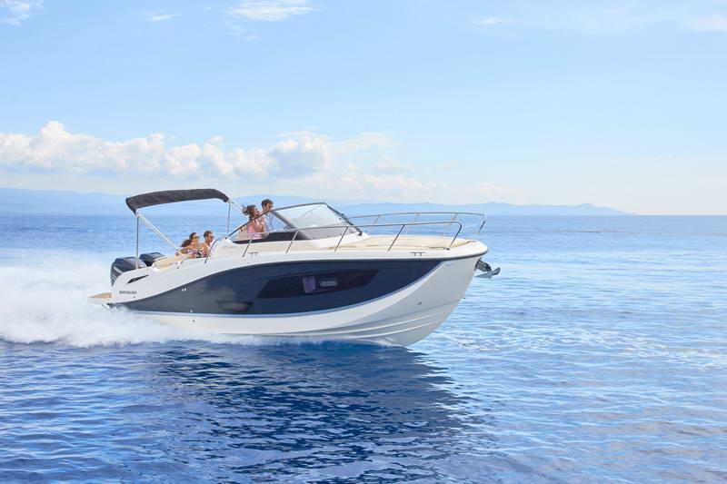 Quicksilver Activ 875 Sundeck Exterior 3