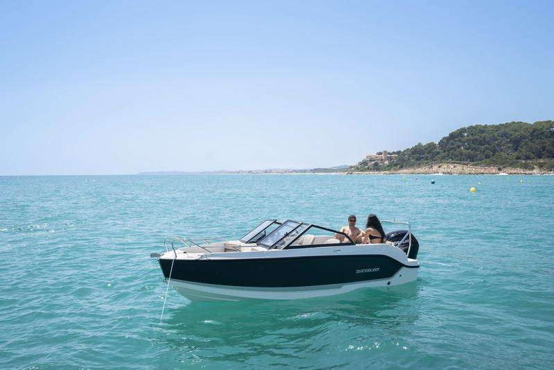 Quicksilver Activ 555 Bowrider Exterior 6