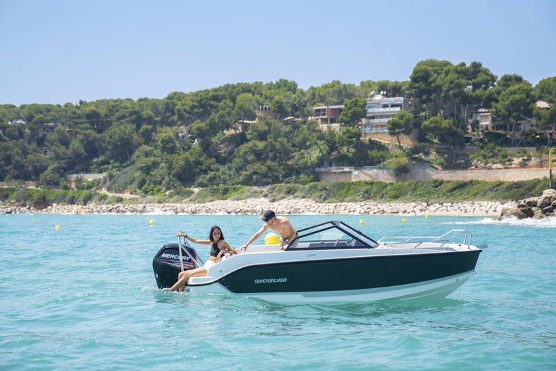 Quicksilver Activ 555 Bowrider Exterior 7