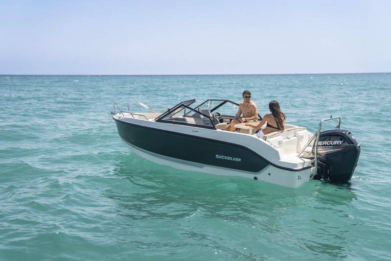 Quicksilver Activ 555 Bowrider Exterior 1