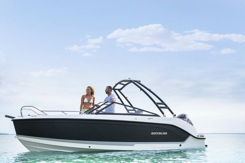 Quicksilver Activ 605 Bowrider Exterior 3