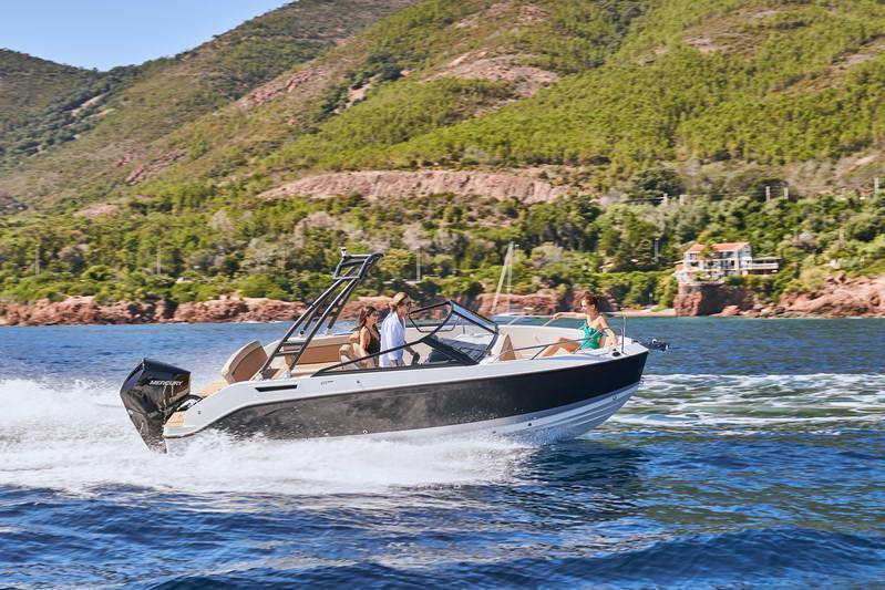 Quicksilver Activ 675 Bowrider Exterior 5