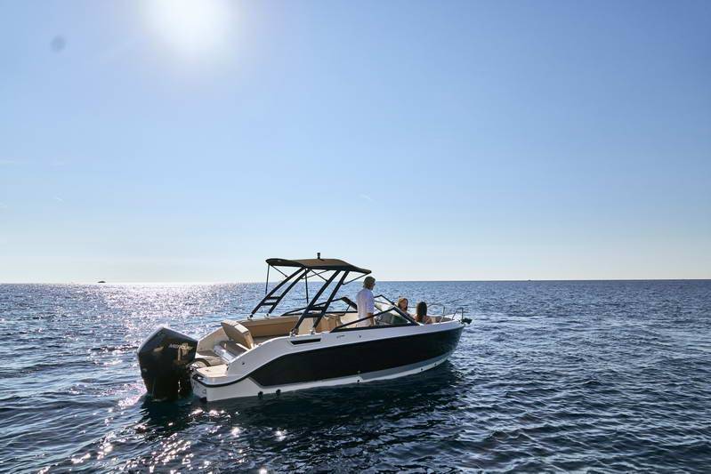 Quicksilver Activ 675 Bowrider Exterior 2