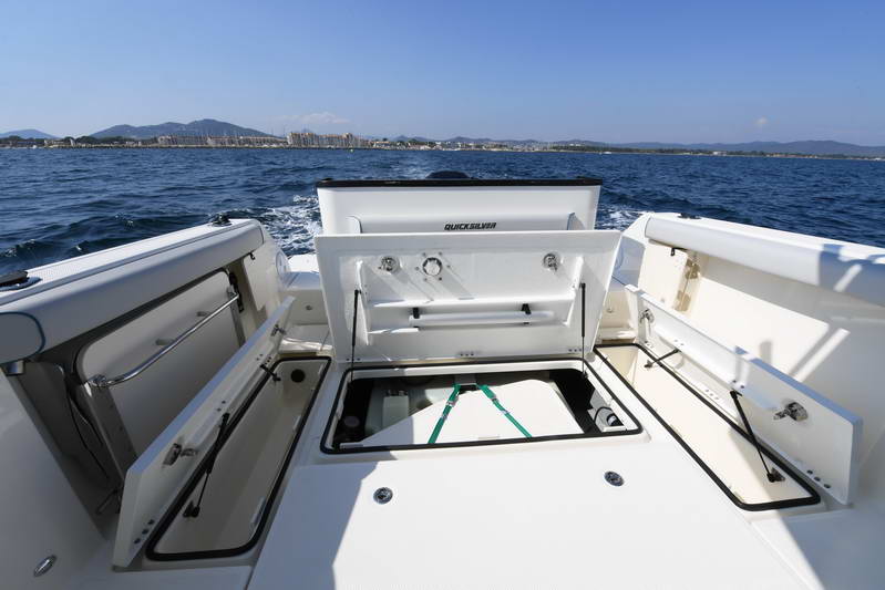 805 Pilothouse Interior 9