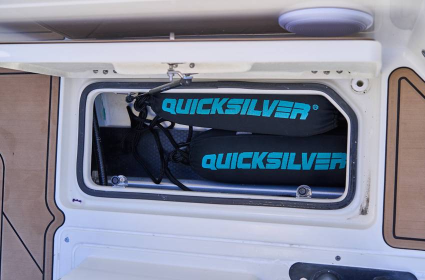 Quicksilver Activ 805 Open Staufach