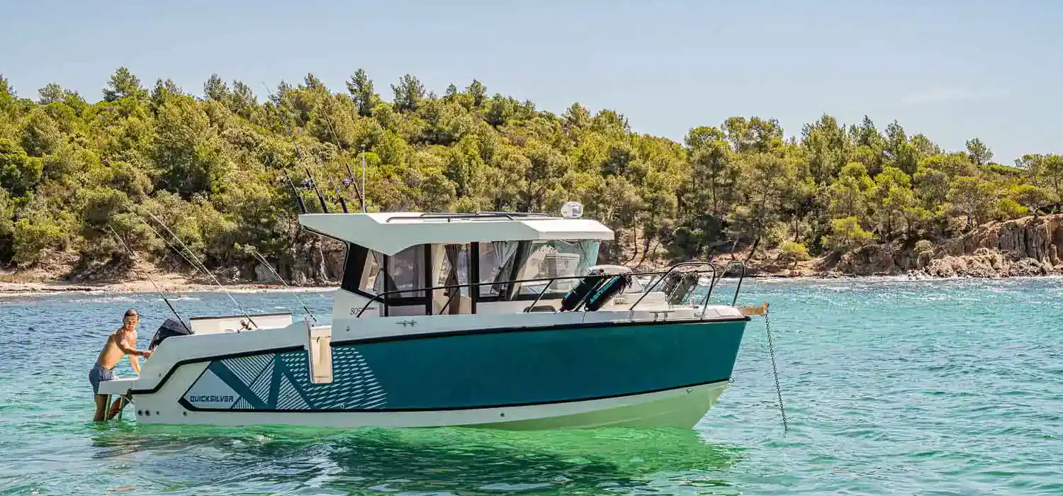 Quicksilver Pilothouse 805