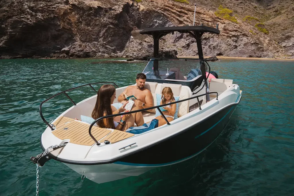 Quicksilver 705 Open Exterior 1