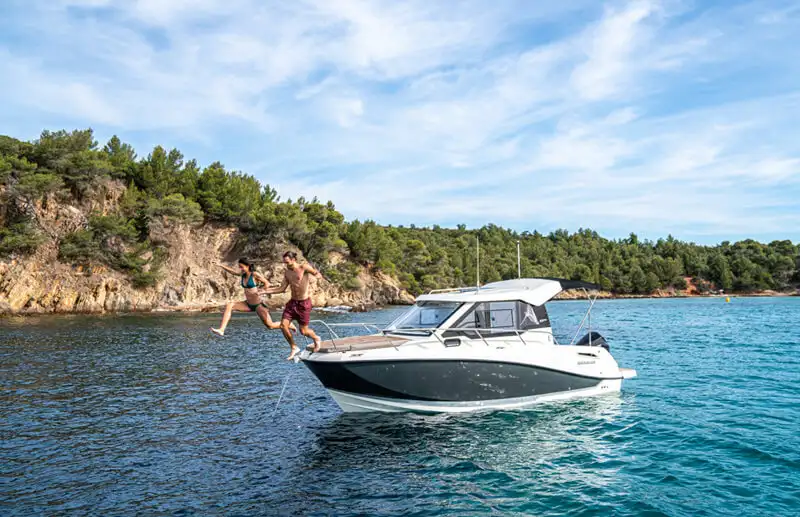 Quicksilver 705 Weekend Exterior 13