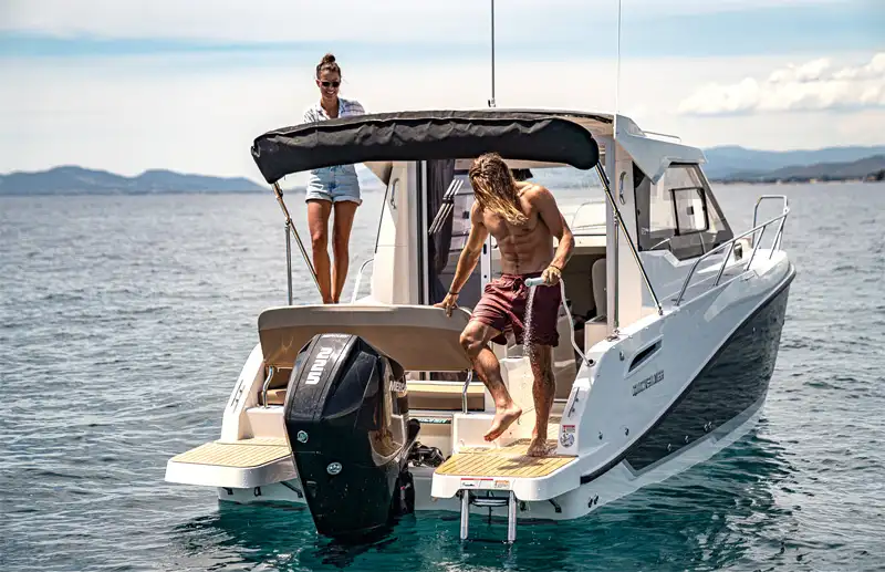 Quicksilver 705 Weekend Exterior 4