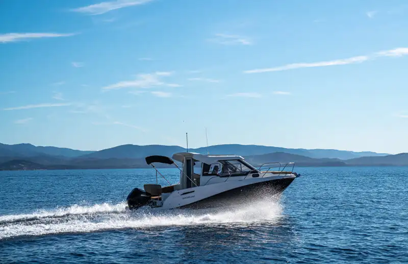 Quicksilver 705 Weekend Exterior 5