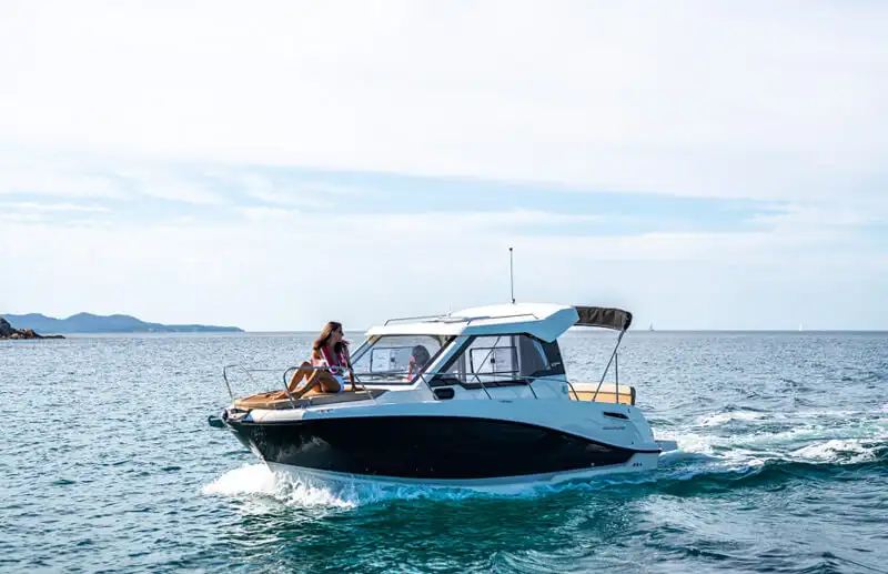 Quicksilver 705 Weekend Exterior 8